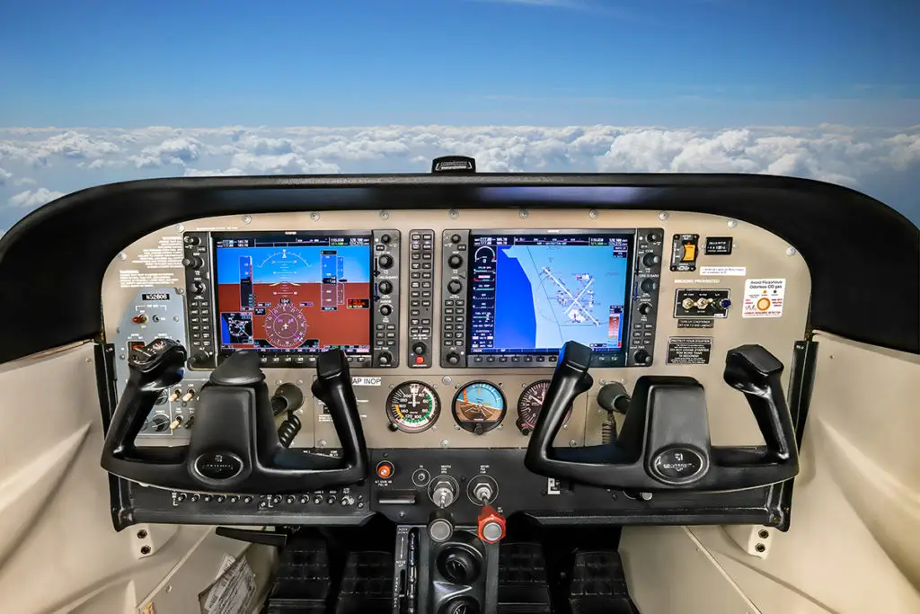 Cessna 172 SkyHawk instrument panel