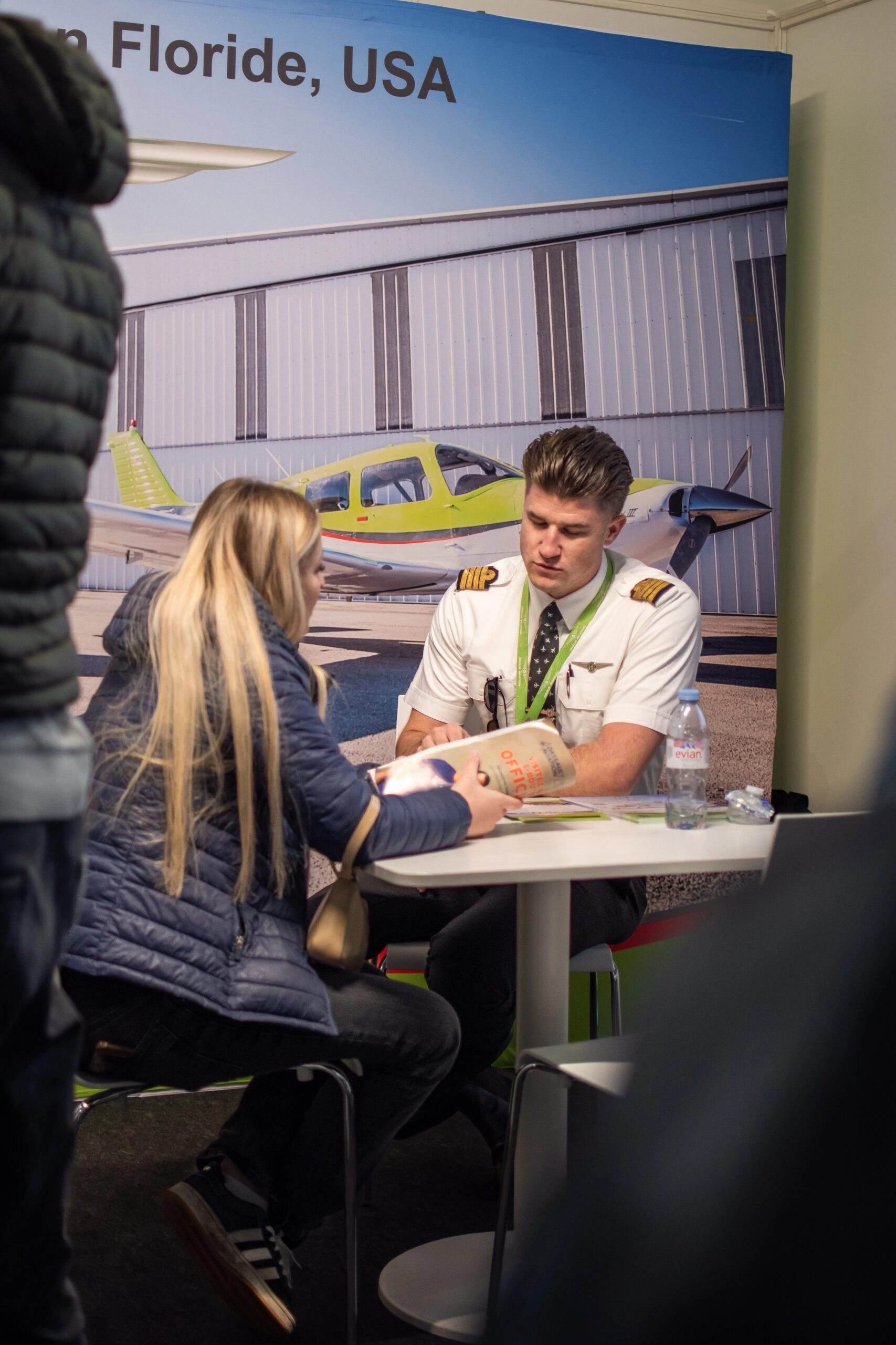 CFI making explanation to student