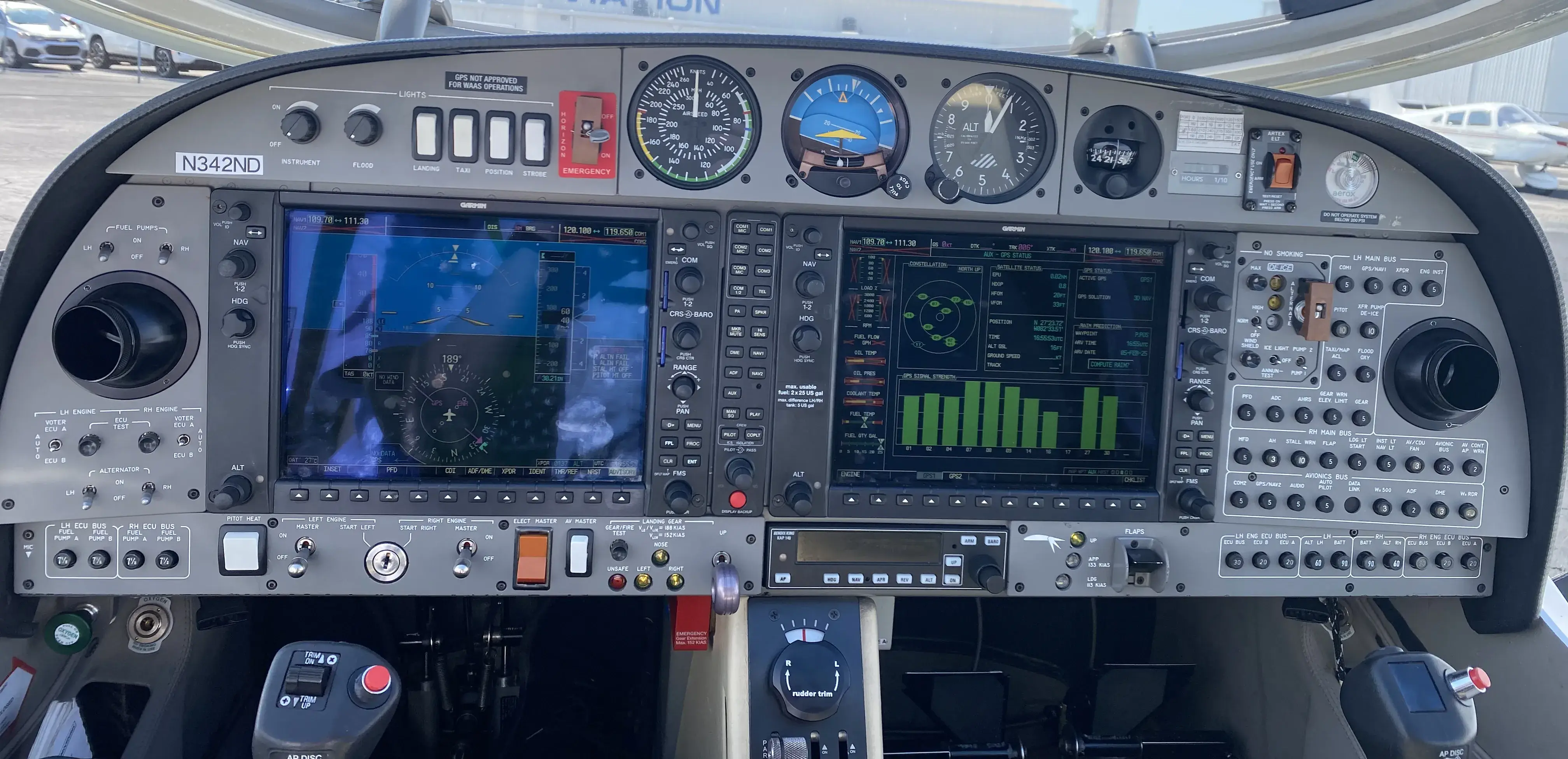 Instrument panel of the Diamond DA42 aircraft
