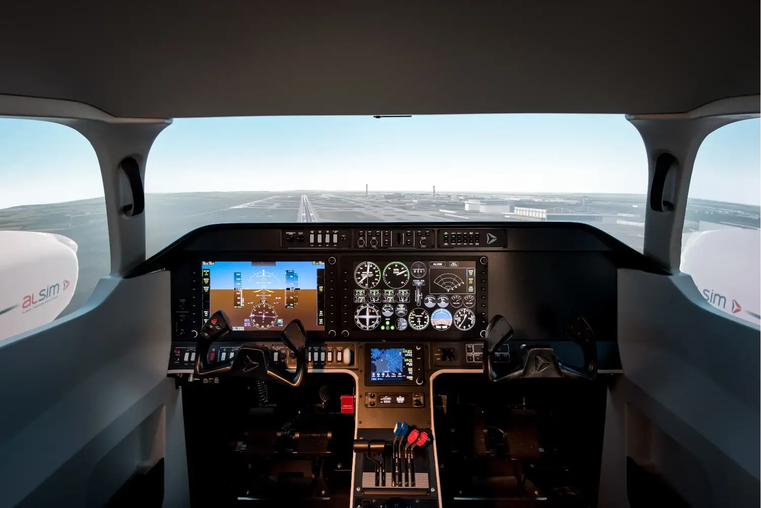 Flight simulator cockpit