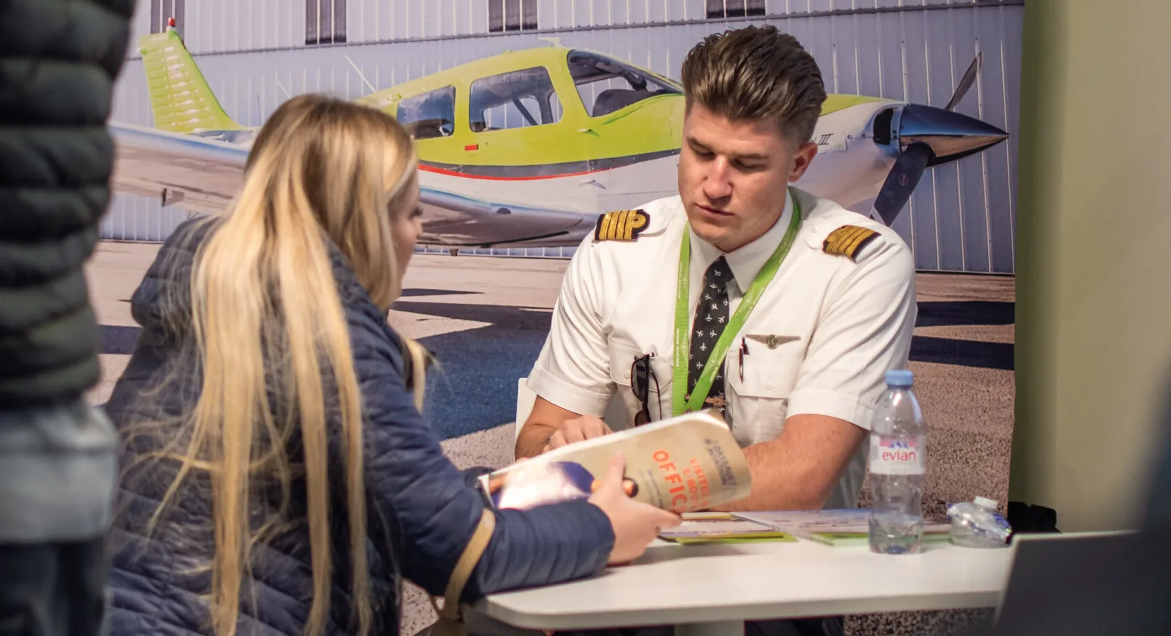 CFI making explanation to student